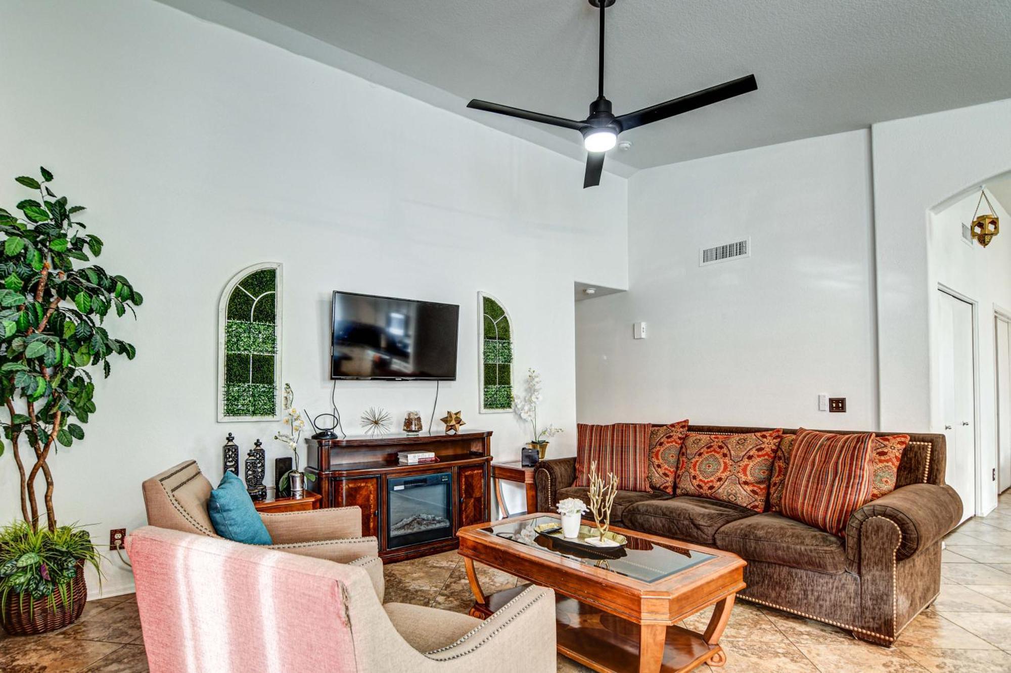 Route 66 Oasis In Downtown Gilbert With Heated Pool & Mini Golf Villa Ngoại thất bức ảnh