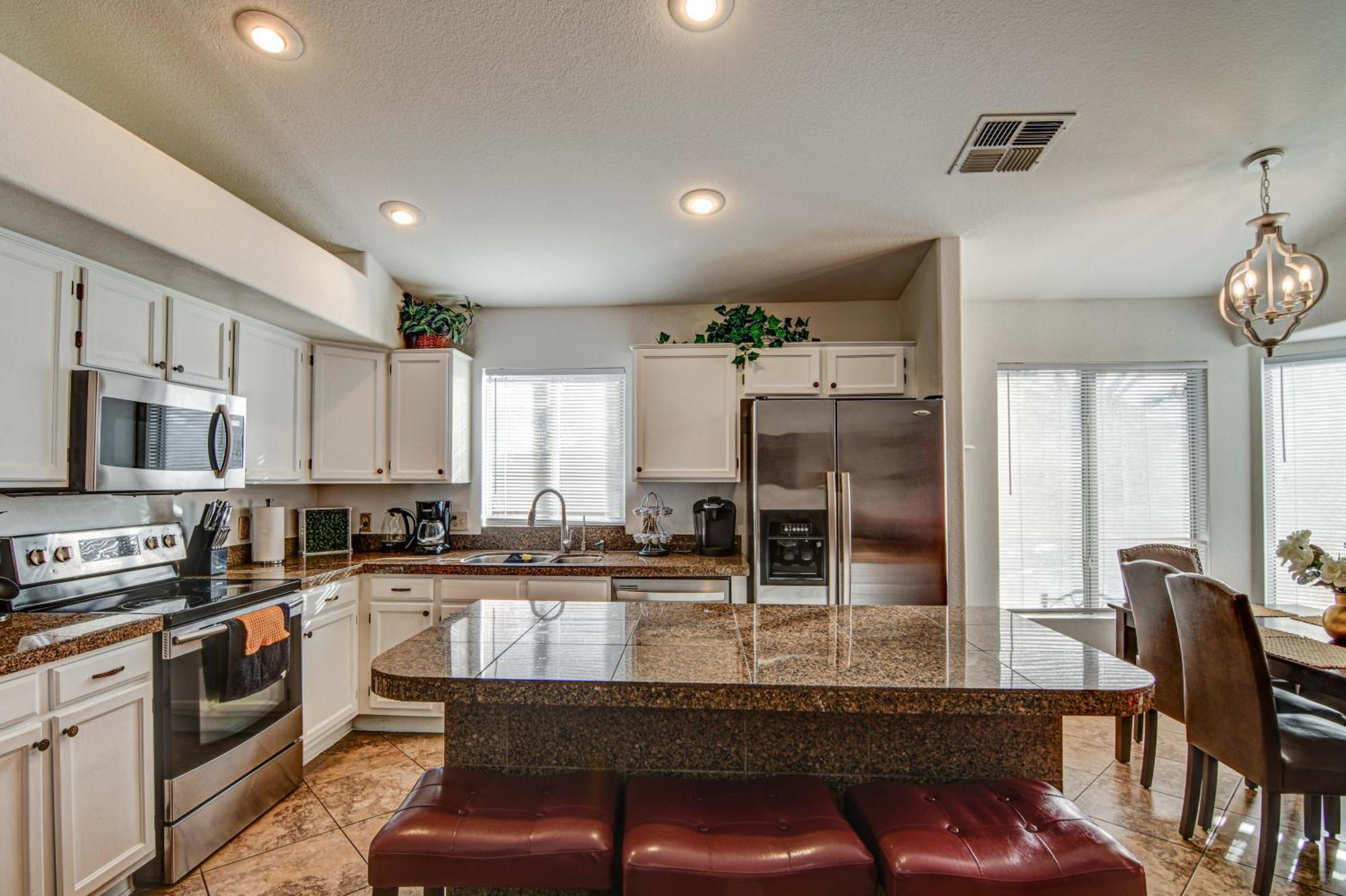 Route 66 Oasis In Downtown Gilbert With Heated Pool & Mini Golf Villa Ngoại thất bức ảnh