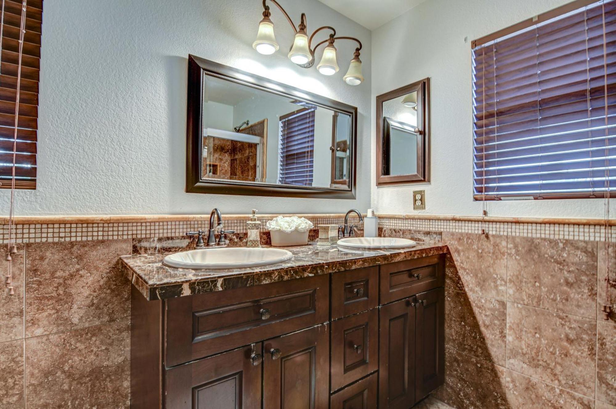 Route 66 Oasis In Downtown Gilbert With Heated Pool & Mini Golf Villa Ngoại thất bức ảnh